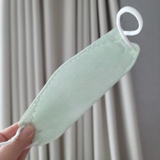 [이지아 마스크] 애니가드 더솔루션마스크, 컬러 10종 [대형/소형] — 5점을 준 리뷰어가 2021년 3월 올린 사용 사진