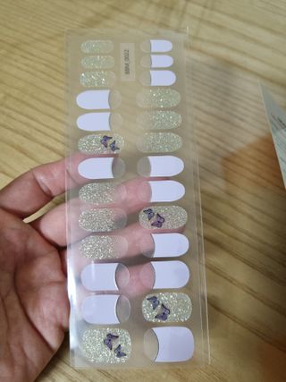 [네일가게] 햇빛에 닿으면 색이 변하는 신기한 햇살 반전 네일스티커_B — 4점을 준 리뷰어가 2021년 8월 올린 사용 사진