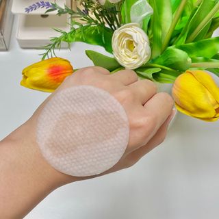 산다화 비타민씨 화이트닝 토너 패드 — 5점을 준 리뷰어가 2023년 8월 올린 사용 사진