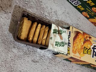 피넛칩쿠키M 10 케이스 — 4점을 준 리뷰어가 2022년 11월 올린 사용 사진