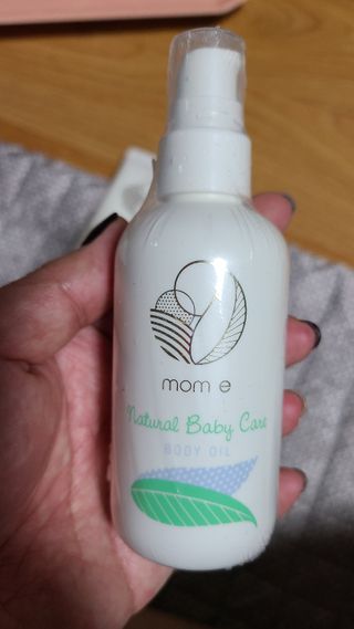 mom e 맘이 내추럴 베이비 케어 크림+바디오일 — 5점을 준 리뷰어가 2021년 1월 올린 사용 사진