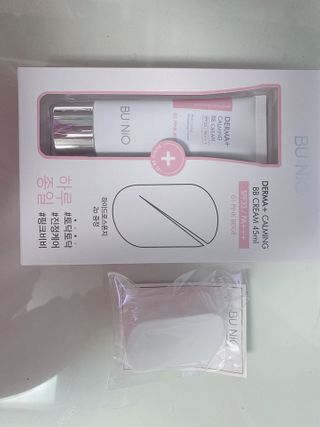 뷰니오 더마플러스 카밍 비비크림 — 5점을 준 리뷰어가 2021년 1월 올린 사용 사진