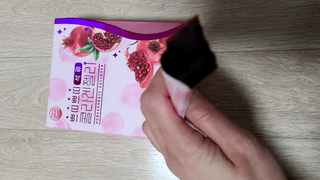 헬스업_쁘띠쁘띠석류콜라겐젤리_20g x 14포 — 5점을 준 리뷰어가 2021년 1월 올린 사용 사진