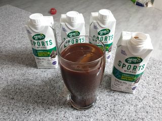 셀렉스스포츠 셀렉스 스포츠 웨이 프로틴 초콜릿 _ 330ml x 12팩 — 5점을 준 리뷰어가 2021년 3월 올린 사용 사진