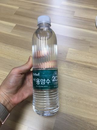 닥터유 제주용암수 닥터유 용암수 — 5점을 준 리뷰어가 2021년 8월 올린 사용 사진
