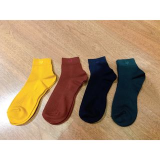 [사이즈가 있는 양말 필로이] 남/여 골지 발목 양말 4족 세트 남【S, M, L, XL】여【S, M, L】_컬러 랜덤 — 4점을 준 리뷰어가 2022년 6월 올린 사용 사진