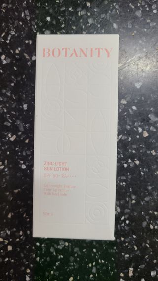 보타니티 촉촉수분자차 아쿠아핏 선 에센스 50ml + 보송톤업자차 징크 선 로션 50ml SPF50+ PA++++ (4/25) — 5점을 준 리뷰어가 2022년 4월 올린 사용 사진