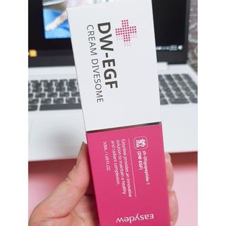 이지듀 DW-EGF 크림 다이브좀_콜라겐이 쏙쏙, 탄력피부로 다이빙 — 5점을 준 리뷰어가 2021년 3월 올린 사용 사진