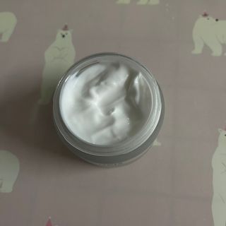 산수시 아쿠아 베네핏 24h 수부지 물광 속건조 수분크림 50ml — 5점을 준 리뷰어가 2021년 6월 올린 사용 사진