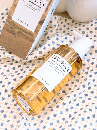 스킨1004 [SKIN1004] 마다가스카르 센텔라 라이트 클렌징 오일 200ml — 5점을 준 리뷰어가 2024년 8월 올린 사용 사진
