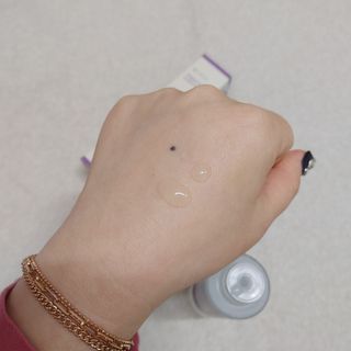 리더스코스메틱 리더스 퍼스트 샷 액티브 에센스 에이지 컨트롤 — 5점을 준 리뷰어가 2021년 12월 올린 사용 사진