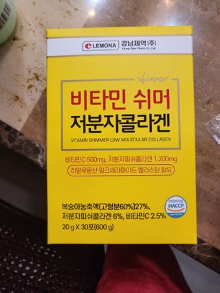 자연에온 경남제약 비타민 쉬머 저분자콜라겐 20g x 30포 — 5점을 준 리뷰어가 2021년 12월 올린 사용 사진