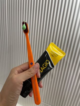 [지오클린] 안나지오 구취케어  기능성 치약 칫솔 세트 (칫솔 5 개+치약 100g 1 개 ) — 5점을 준 리뷰어가 2022년 7월 올린 사용 사진