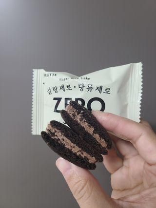 ZERO (초콜릿 칩 쿠키, 카카오 케이크, 후르츠 젤리, 아이스 콜라, 아이스 초코바) — 5점을 준 리뷰어가 2022년 6월 올린 사용 사진