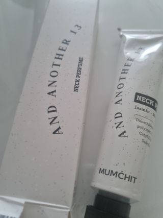 멈칫(MUMCHIT) 넥퍼퓸 NECKPERFUME 2가지 향 — 4점을 준 리뷰어가 2021년 11월 올린 사용 사진