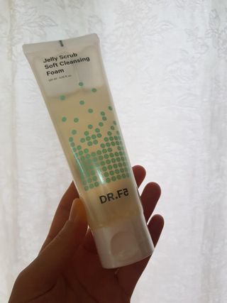 닥터에프파이브 젤리스크럽 소프트 클렌징폼 120ml — 5점을 준 리뷰어가 2022년 5월 올린 사용 사진