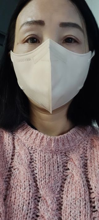 애니가드 셋업마스크 4컬러 각 10매입 [크리미베이지, 캐시미어로즈, 초콜렛브라운, 미드나잇네이비] — 4점을 준 리뷰어가 2022년 2월 올린 사용 사진