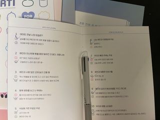 워터멜론컴퍼니 마음 백문 백답 / 가족 연애 진로 결혼 부모님 친구 우정 문답100문 100답 — 4점을 준 리뷰어가 2022년 10월 올린 사용 사진