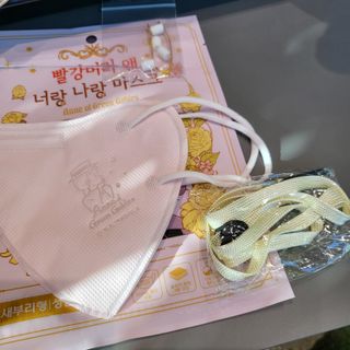 [숨그림]  덴탈마스크 짱구 우리아이 그리고 내가 쓰는 믿을수있는 케릭터 마스크  16종 — 5점을 준 리뷰어가 2021년 10월 올린 사용 사진