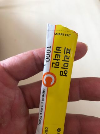 서울약사신협 프리미엄 비타민C 1,000mg_2.5g x 50포 — 5점을 준 리뷰어가 2021년 10월 올린 사용 사진