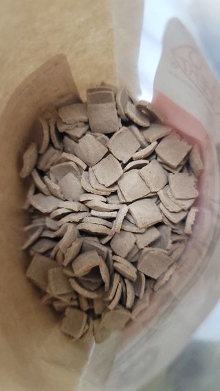 도그퓨어 피부와모질/혼합유산균/글루코사민 유기농 로스팅 사료 — 5점을 준 리뷰어가 2021년 9월 올린 사용 사진