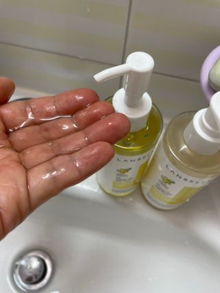 랑벨 내츄럴 딥 클렌징 오일 200ml (저자극 약산성 천연 클렌징) — 5점을 준 리뷰어가 2022년 10월 올린 사용 사진