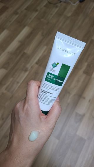 랑벨 랑바이오 블랙 시카 크림 50ml(블랙비 프로폴리스, 시카 4종, 판테놀 10 함유) — 5점을 준 리뷰어가 2022년 7월 올린 사용 사진