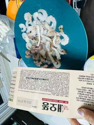 화끈한녀석들 새오똥400g 새우,오징어,똥집 볶음요리 소스,밀떡, 참기름 포함 — 4점을 준 리뷰어가 2022년 12월 올린 사용 사진