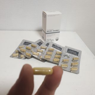 메디타민 원헌드레드 그린프로폴리스 — 5점을 준 리뷰어가 2021년 11월 올린 사용 사진
