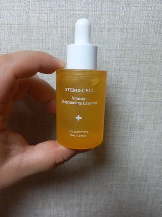 체르엠 스템앤셀 비타민 브라이트닝 에센스 30ml 1개 — 5점을 준 리뷰어가 2021년 10월 올린 사용 사진