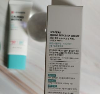 리더스코스메틱 리더스 카밍 바이오틱스 선 에센스 SPF 50+ PA++++ — 4점을 준 리뷰어가 2022년 5월 올린 사용 사진