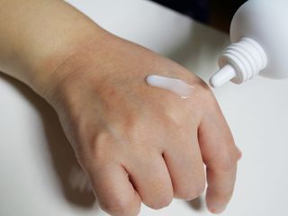 리더스코스메틱 리더스 카밍 바이오틱스 에센스 워터 — 5점을 준 리뷰어가 2021년 1월 올린 사용 사진