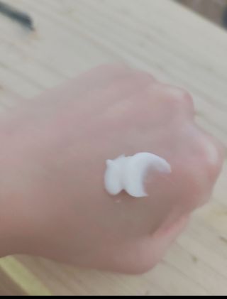 [후르디아] 끈적임 없는 착한성분 비건  핸드크림 3종 — 5점을 준 리뷰어가 2021년 10월 올린 사용 사진