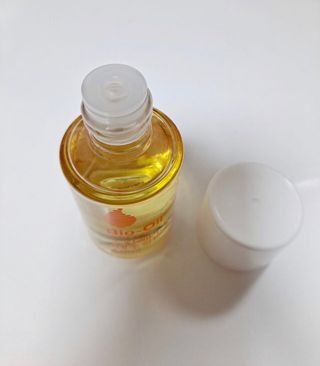 바이오오일 [바이오-오일] 스킨케어 오일 내추럴 60ml — 4점을 준 리뷰어가 2021년 5월 올린 사용 사진