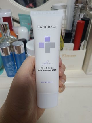 바노바기 코스메틱 바노바기 밀크씨슬 리페어 시카 선스크린 플러스 50ml — 5점을 준 리뷰어가 2023년 3월 올린 사용 사진