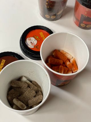 유비쿡 컵떡볶이 매운컵떡볶이2개/ 짜장컵떡볶이 2개  총 4개세트 — 4점을 준 리뷰어가 2021년 5월 올린 사용 사진