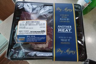 어나더미트 립아이 스테이크 — 5점을 준 리뷰어가 2021년 5월 올린 사용 사진