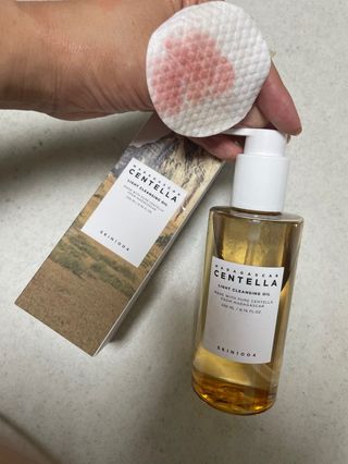스킨1004 [SKIN1004] 마다가스카르 센텔라 라이트 클렌징 오일 200ml — 5점을 준 리뷰어가 2024년 7월 올린 사용 사진