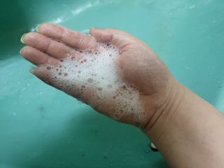 프리마인 메이크업과 들뜨는 각질까지 한방에 깐달걀로! 순하기까지한 셀베이스 그린티클렌저(200ml) — 5점을 준 리뷰어가 2023년 1월 올린 사용 사진