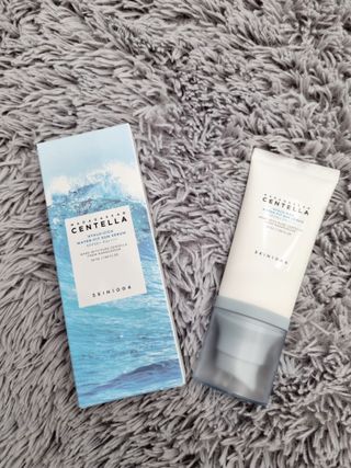 [스킨1004] 마다가스카르 센텔라 히알루-시카 워터핏 선세럼 50ml — 5점을 준 리뷰어가 2024년 5월 올린 사용 사진
