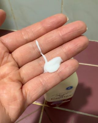 카프리나 산양밀크 모이스춰라이징 바디로션 350ml(오리지널향) — 5점을 준 리뷰어가 2023년 4월 올린 사용 사진