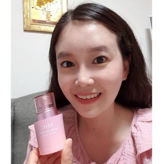 AHC 아우라 시크릿 톤업 벨벳 — 3.5점을 준 리뷰어가 2021년 4월 올린 사용 사진