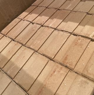 [신흥산업] 붙이는 벽돌 황토 파벽돌 230mm 45장,  욕실 인테리어 실내장식 셀프인테리어 — 2점을 준 리뷰어가 2023년 5월 올린 사용 사진