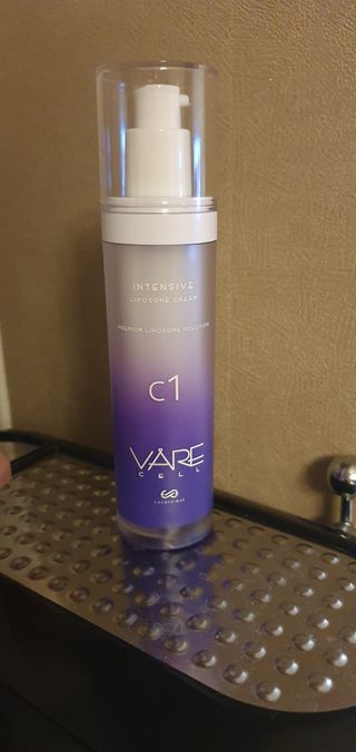 바르셀 수분로션 수분크림 보습 탄력 주름개선 인텐시브 리포좀 크림 C1 50ml — 5점을 준 리뷰어가 2021년 11월 올린 사용 사진