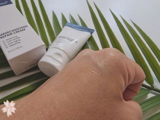 더마포레스트 마데카소사이드 리페어 크림 / 캐비아추출물 병풀추출물 시카케어 미백 주름개선 — 3.5점을 준 리뷰어가 2021년 7월 올린 사용 사진