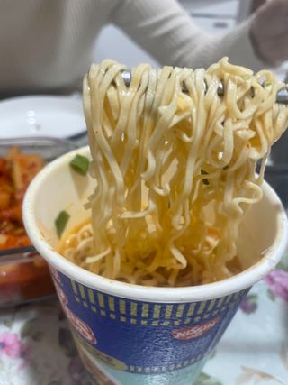 NISSIN 닛신 컵누들  4종 - 씨푸드오리지날, 씨푸드 스파이시, 씨푸드 커리, 씨푸드 XO소스 — 5점을 준 리뷰어가 2022년 2월 올린 사용 사진