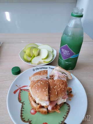 몽베스트 Montbest with Sparkling water Lime20병 — 5점을 준 리뷰어가 2022년 9월 올린 사용 사진
