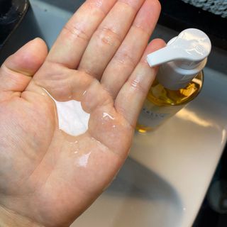 스킨1004 [SKIN1004] 마다가스카르 센텔라 라이트 클렌징 오일 200ml — 5점을 준 리뷰어가 2024년 7월 올린 사용 사진