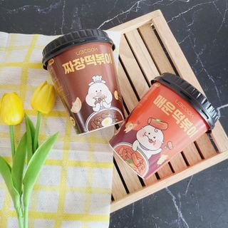 유비쿡 컵떡볶이 매운컵떡볶이2개/ 짜장컵떡볶이 2개  총 4개세트 — 5점을 준 리뷰어가 2021년 5월 올린 사용 사진