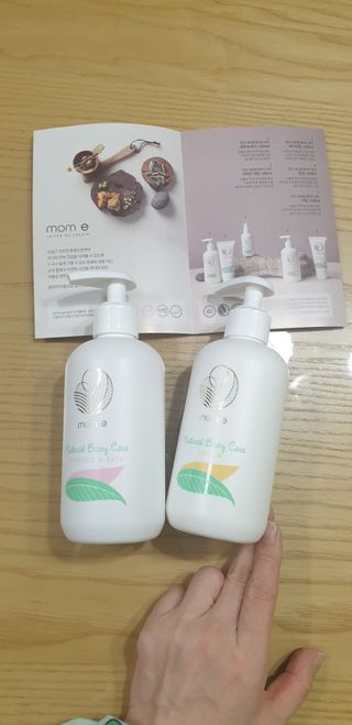 mom e 맘이 내추럴 베이비 케어 샴푸앤바스+로션 — 5점을 준 리뷰어가 2021년 1월 올린 사용 사진